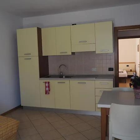 Aparthotel Residenza Arcobaleno Tenno Esterno foto